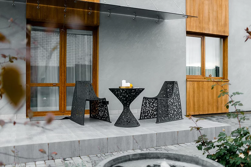 Дизайнерское уличное садовое кресло из базальта Basalt Studio CORE для ресторана и кафе бара