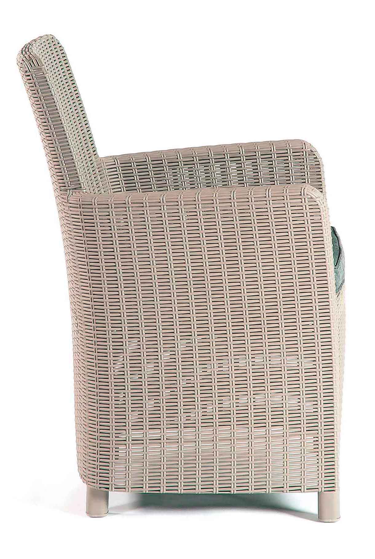 Уличное пластиковое кресло Beenera MANHATTAN ARMCHAIR под ротанг